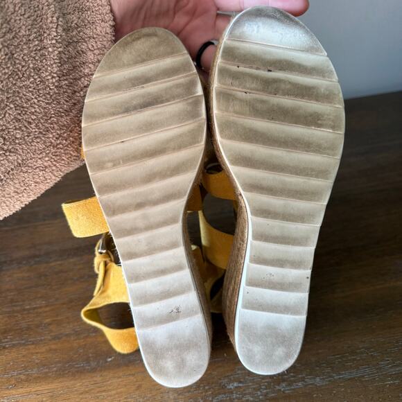 Marc Fisher Woman’s Zain Espadrille Mustard Wedge Suede Sandals-Size 8M - Picture 9 of 11